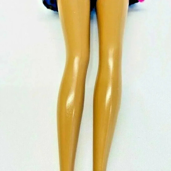 MATTEL BARBIE Doll Brunette Hair Brown Eyes Two Piece Outfit 12" Tall - Picture 11 of 12